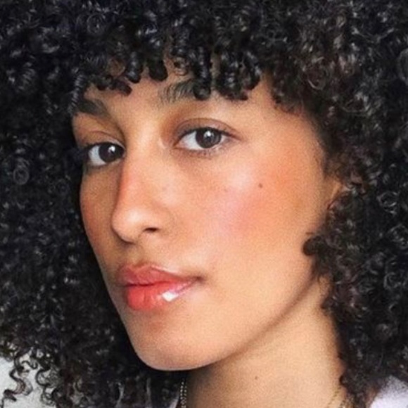 GLOSSIER Perfecting Skin Tint G4 - Picture 3 of 12